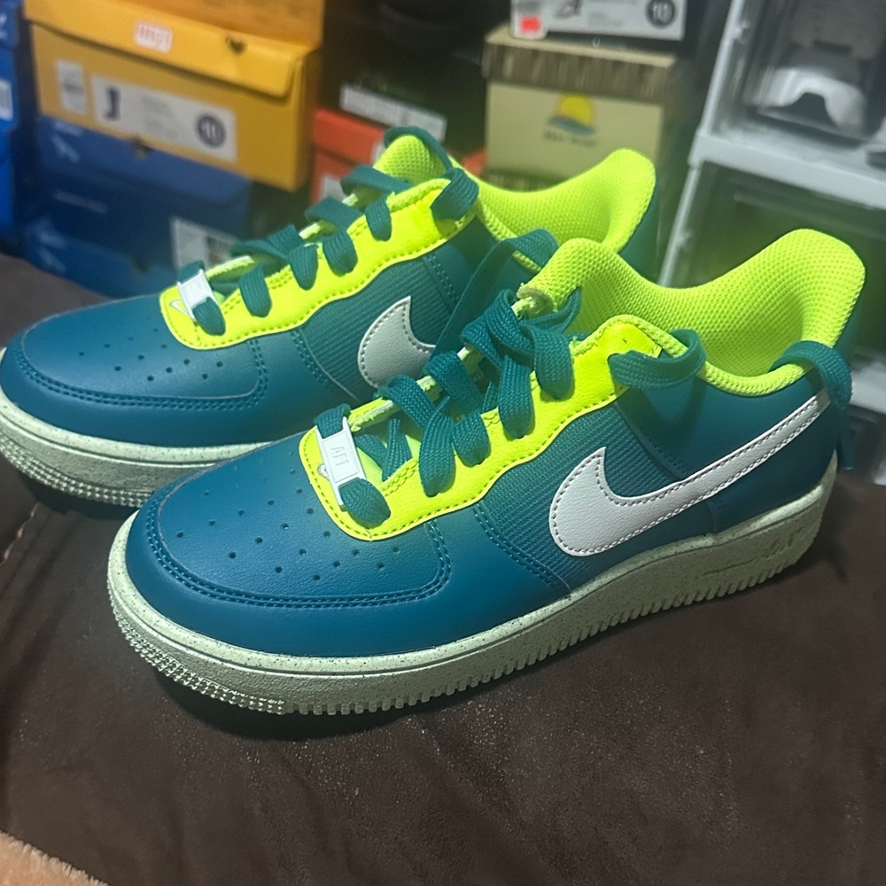 Nike Kids' Teal and Neon Yellow Sneakers
